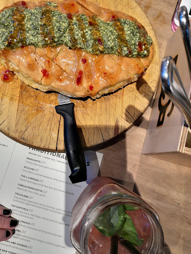 Comentarii opinii despre Winnie Bagoes Rangiora