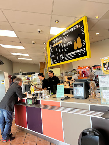 Autobahn Cafe Bombay - Hospitality and gastronomy