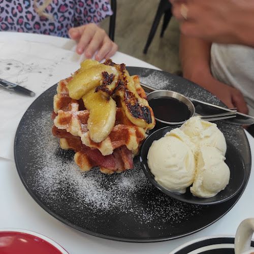 Comentarii opinii despre The Pig Station