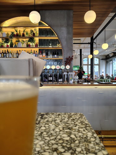 Comentarii opinii despre The Brit Pub & Eatery