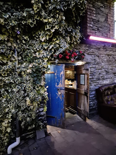 Comentarii opinii despre The Blue Door Bar