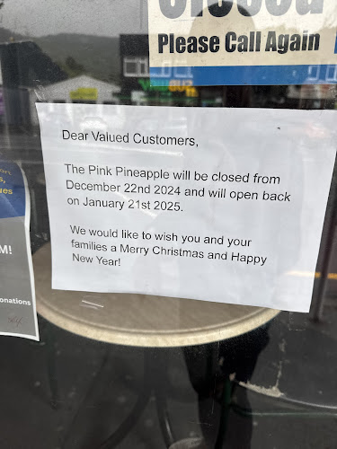 Comentarii opinii despre The Pink Pineapple