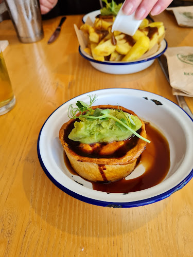 Comentarii opinii despre The Crooked Elm