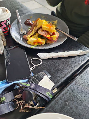 Comments and reviews of Eat Cafe