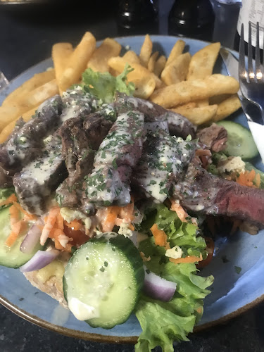 Comentarii opinii despre Crescent Bar & Grill