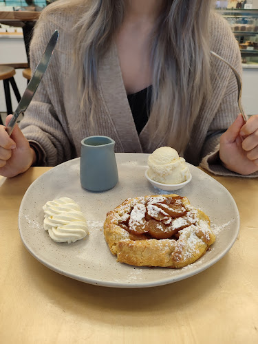 Comentarii opinii despre Closed Cafe