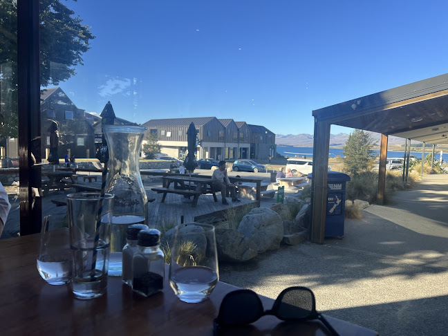 Mackenzies Cafe Bar & Grill - Hospitality and gastronomy