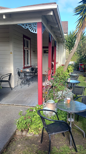 12 Elizabeth Street, Waikanae 5036, New Zealand