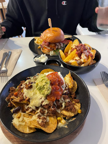 Comentarii opinii despre Beach Cafe Maraetai