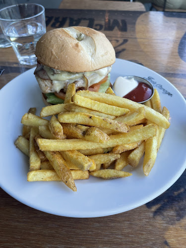 Joe's Garage Silverdale - Hospitality and gastronomy