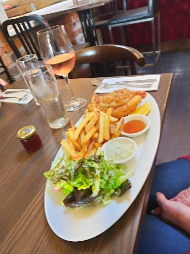 La Vista Cafe & Restaurant - Hospitality and gastronomy