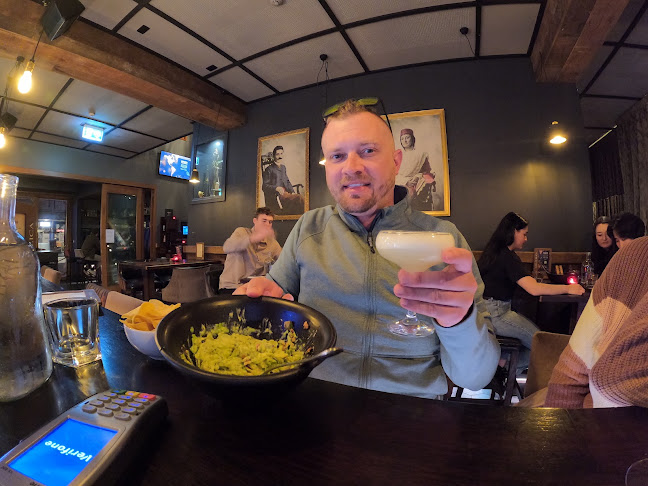 Comments and reviews of Casa Publica