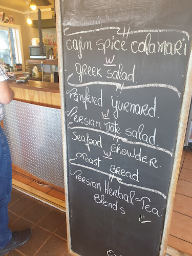 Manou's Waterfront Cafe & Restaurant - Hospitality and gastronomy