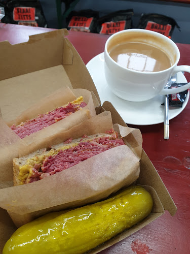 Opinii despre Scheckter's Deli (On Trays Limited) în Wellington - Hospitality and gastronomy