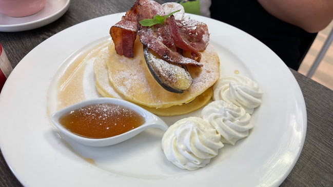 Pecks Cottage Bakery & Cafe - Hospitality and gastronomy