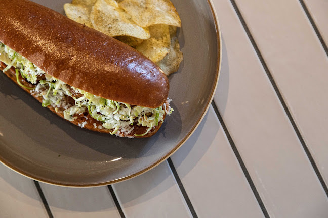 Comentarii opinii despre Earl