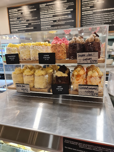 Kreem Cafe - Hospitality and gastronomy