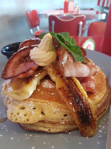 Deluxe Diner - New Plymouth