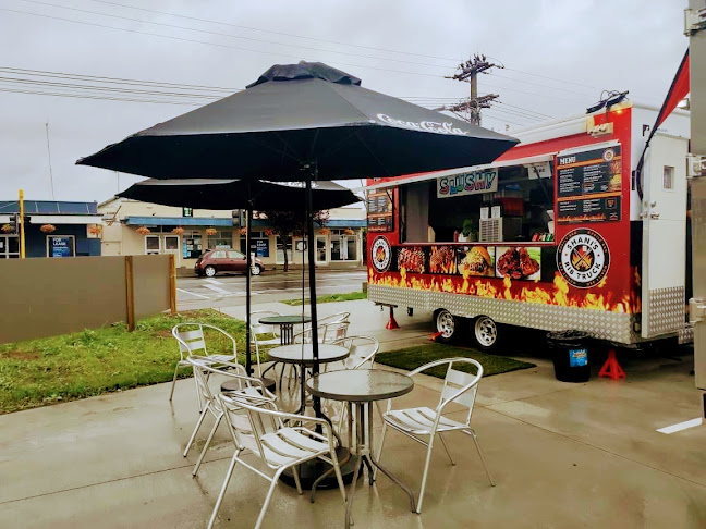 Comments and reviews of Shani's Family Eatery and Bar