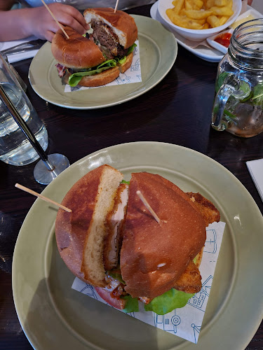 Juniper Gin Bar & Restaurant - Wellington