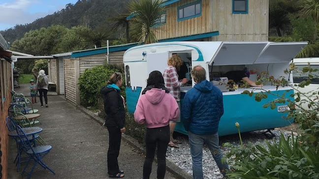 Reviews of The caravan takeaways in Mokihinui - Hospitality and gastronomy