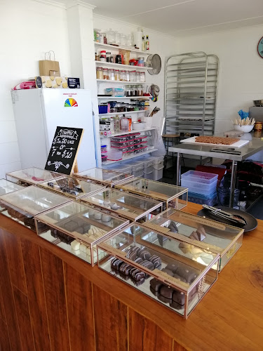 Opinii despre Chez Moi - The swiss chocolate shop în Waihi Beach - Hospitality and gastronomy