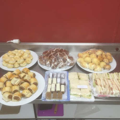 Comments and reviews of Ben’s Buns