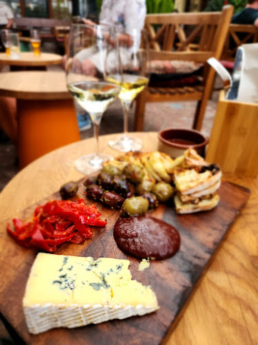 Reviews of Vesuvio Jazz & Tapas Bar in Christchurch - Hospitality and gastronomy