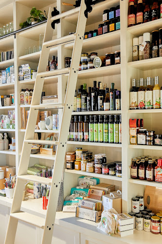 Comentarii opinii despre ESSENTIAL deli