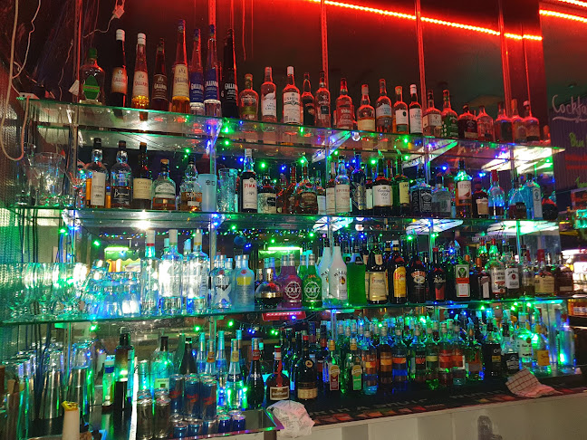 Bubbles Champagne & Winebar