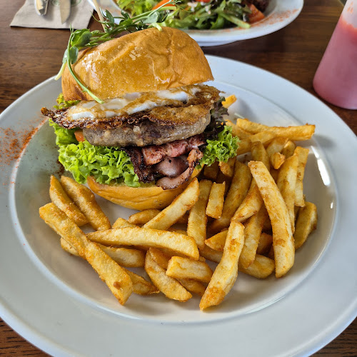 Comentarii opinii despre FULL MOON EATERY