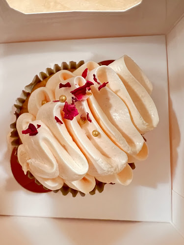 THE THREE WORDS | Cakes & Flowers - Auckland