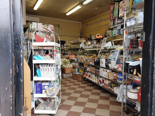 ESSENTIAL deli - Hospitality and gastronomy