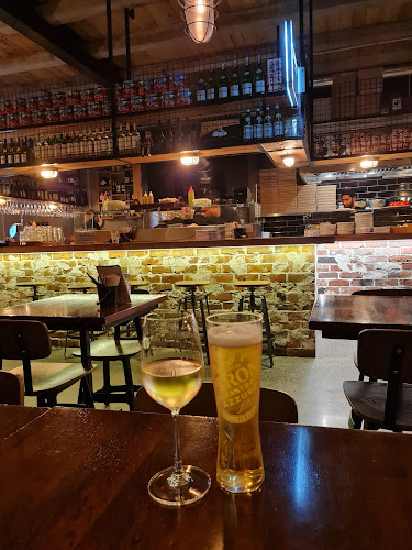 Alessandro's Pizzeria e Pasta Napoletana