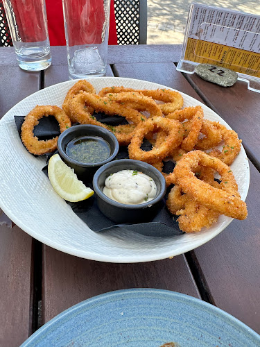 Momentos By The Lake Restaurant - Hospitality and gastronomy