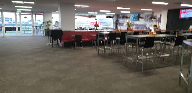 Opinii despre Spectators Bar & Bistro în Christchurch - Hospitality and gastronomy