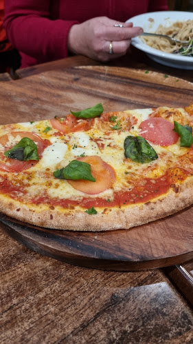 Comentarii opinii despre Scoozi Woodfire Pizza