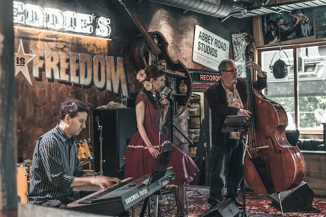 Fat Eddie's - Hospitality and gastronomy