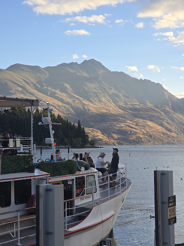 Perky's - Floating Bar Queenstown