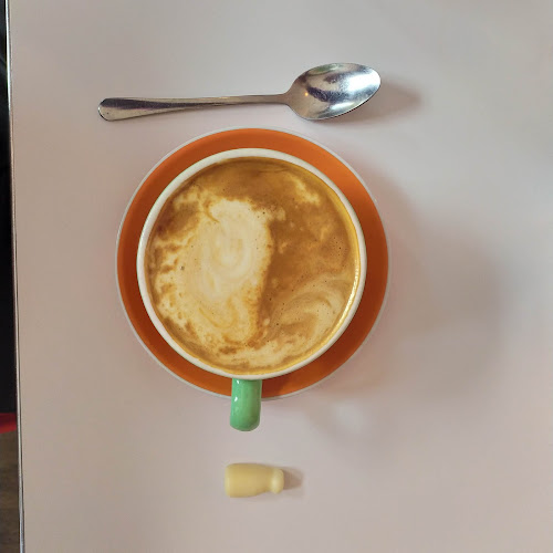 Comments and reviews of Route 6 Cafe and Bar