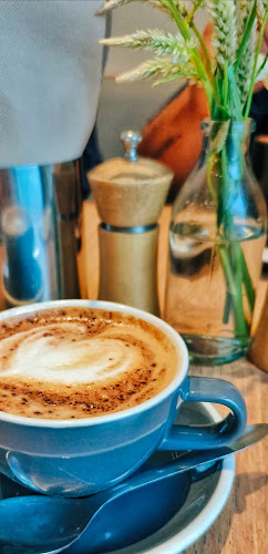 Comentarii opinii despre Midpoint Café