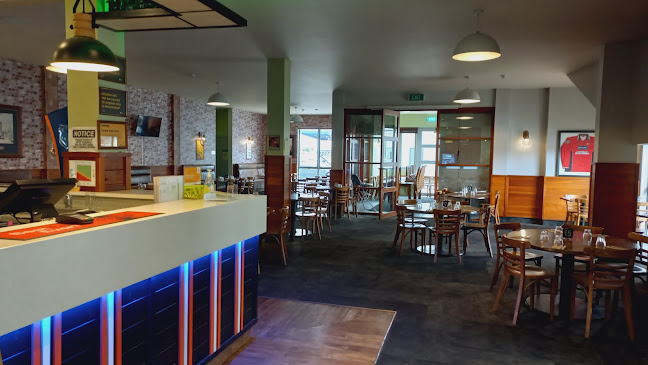 Ascot Sportshouse & Eatery - Hospitality and gastronomy