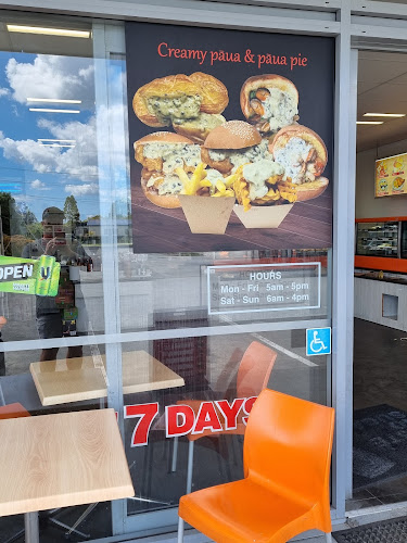 Golden Pie Bakery And Cafe - Hospitality and gastronomy