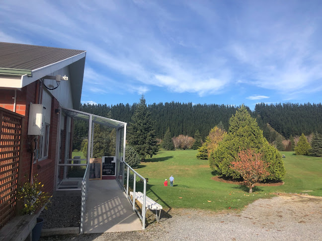 Willows Cafe & Golf Course - Hospitality and gastronomy