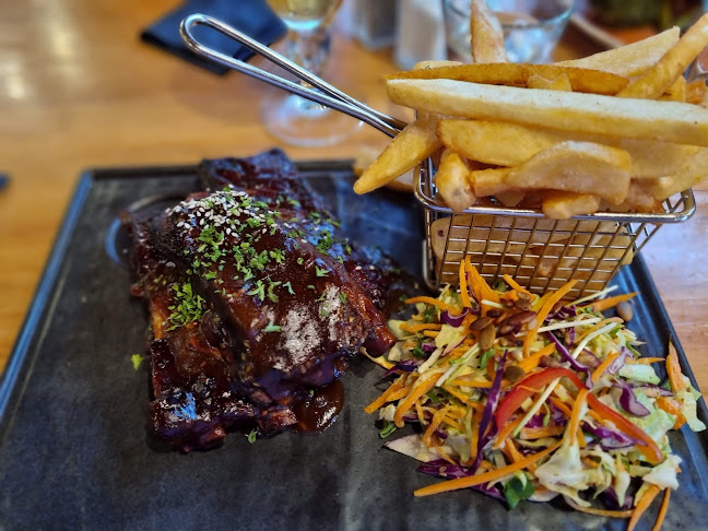 Stumpers Bar & Cafe - Hospitality and gastronomy