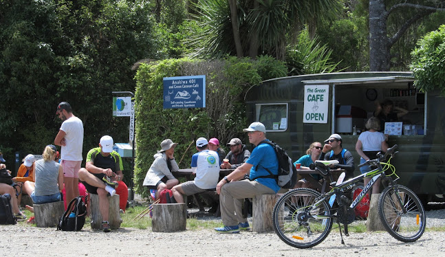 Green Caravan Cafe - Hospitality and gastronomy
