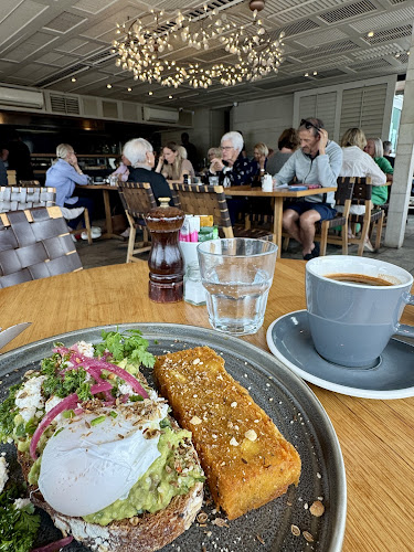 Comentarii opinii despre Rosie Parnell