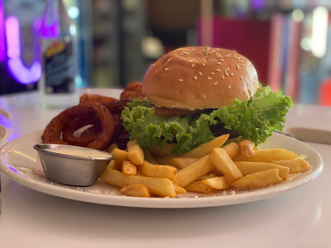 Comments and reviews of Route 6 Cafe and Bar