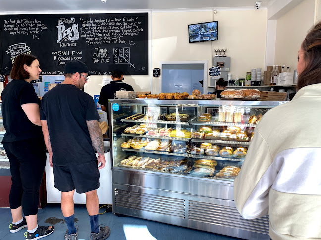 Comentarii opinii despre Viands Brothers Bakery