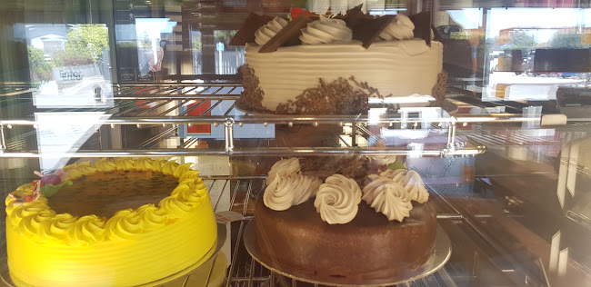 Comments and reviews of The Naked Baker